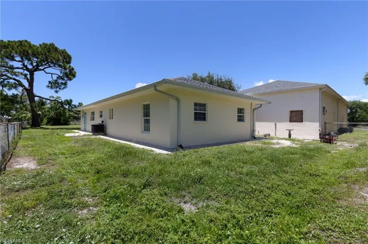 4301  Pine  RD, Fort Myers, FL 33908