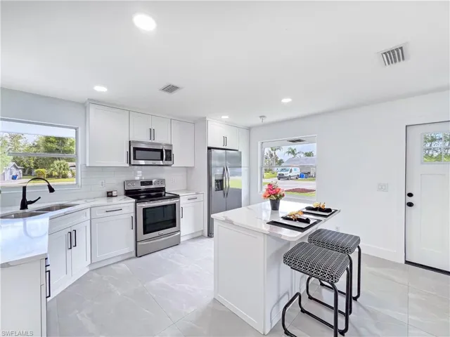1325  Forsyth  CT, North Fort Myers, FL 33903