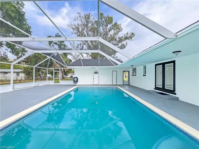 1325  Forsyth  CT, North Fort Myers, FL 33903