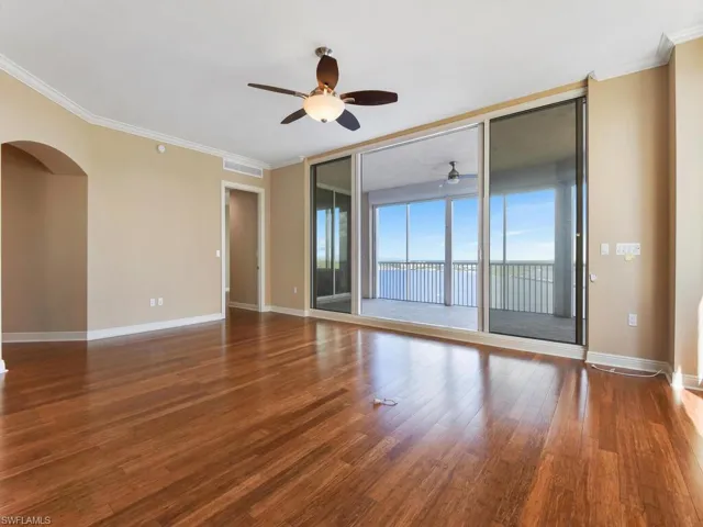 Check out the river views!