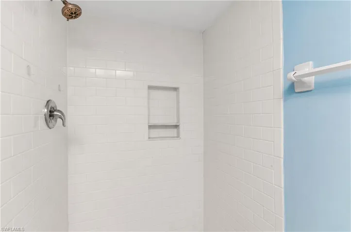 13 High Point Cir N 209, Naples, Florida 34103