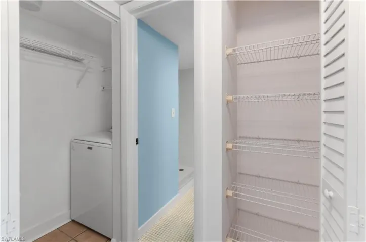 13 High Point Cir N 209, Naples, Florida 34103