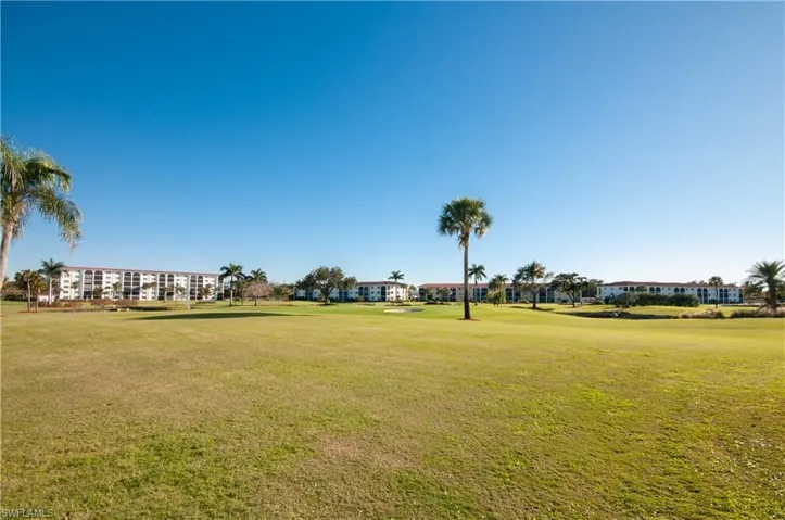 13 High Point Cir N 209, Naples, Florida 34103