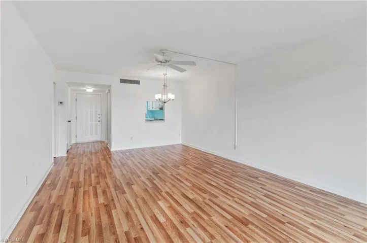 13 High Point Cir N 209, Naples, Florida 34103
