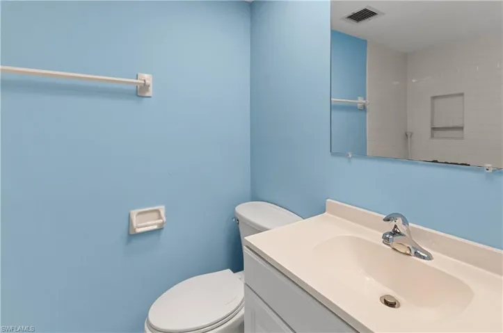 13 High Point Cir N 209, Naples, Florida 34103