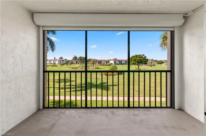 13 High Point Cir N 209, Naples, Florida 34103