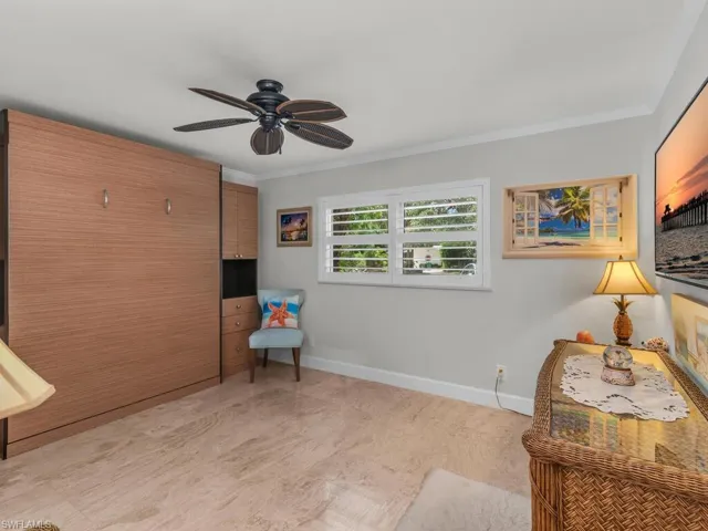 Bedroom w Murphy Bed