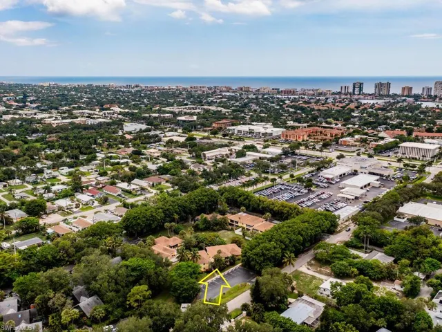 Birds eye view of property