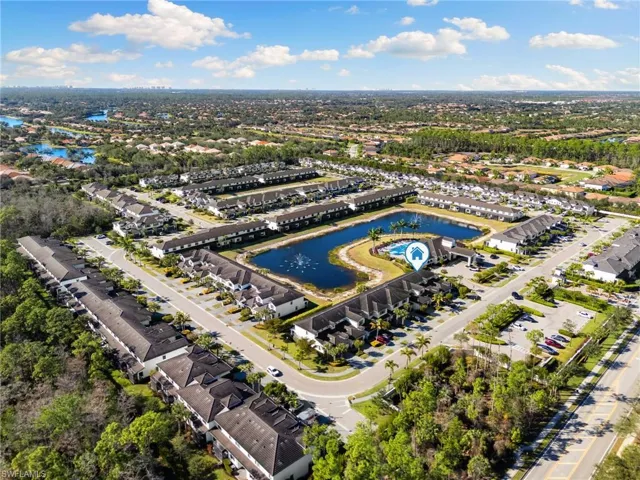 7437  Rockefeller  DR, Naples, FL 34119