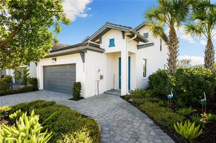 7437  Rockefeller  DR, Naples, FL 34119