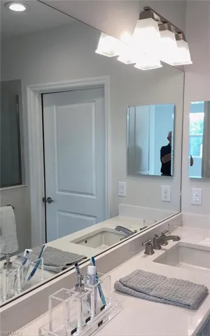 2555  Seychelles  DR, Naples, FL 34112
