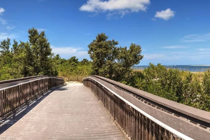 2555  Seychelles  DR, Naples, FL 34112