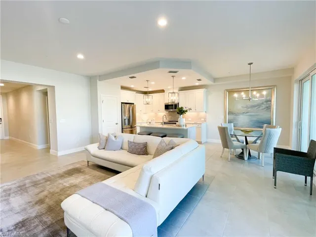 2555  Seychelles  DR, Naples, FL 34112