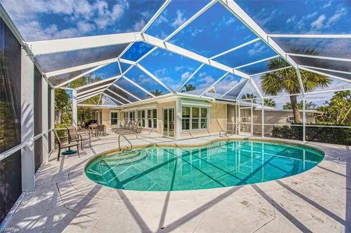 Large_saltwater_pool_new_cage