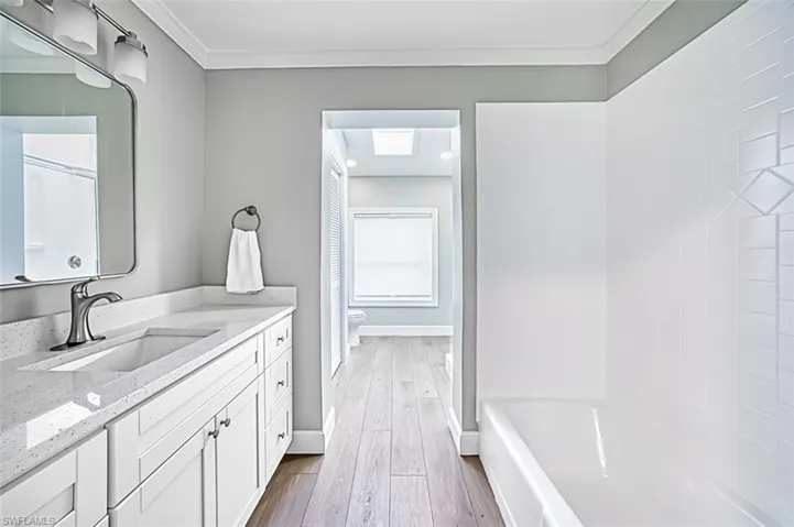 Guest_bath_and_tub