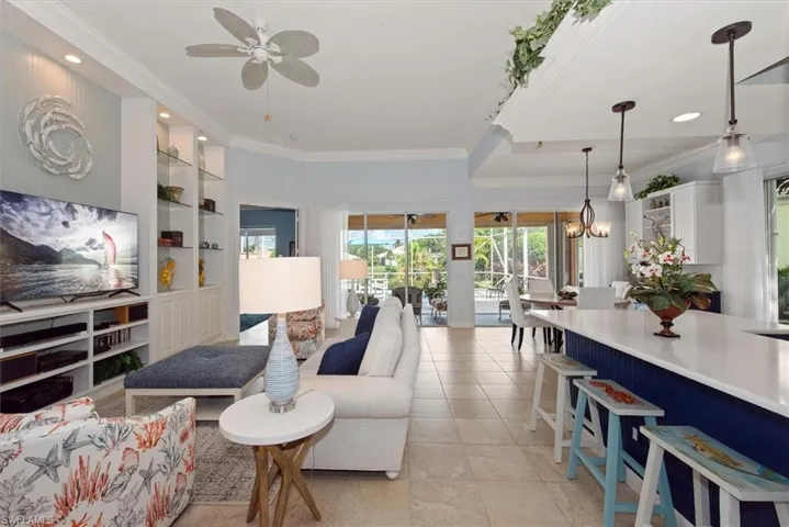 Spacious 12 foot ceiling , double crown molding open concept over 2000sqft. Single story.