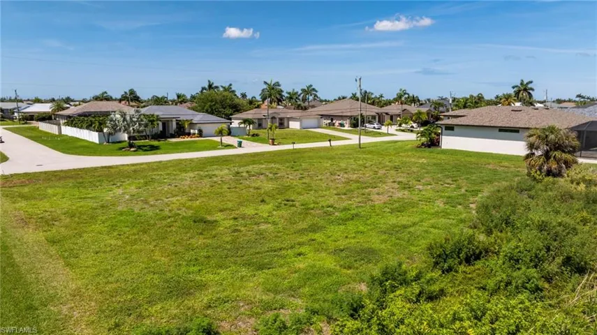 2201 Sw 28th Ter, Cape Coral, Florida 33914