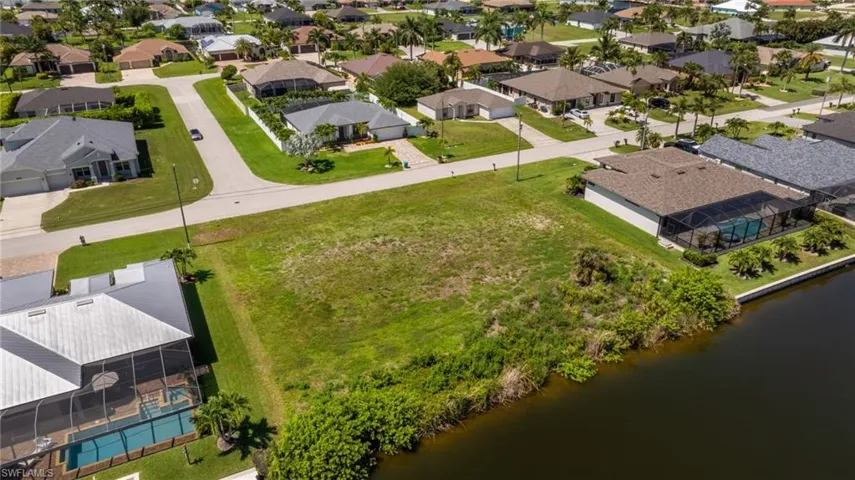2201 Sw 28th Ter, Cape Coral, Florida 33914