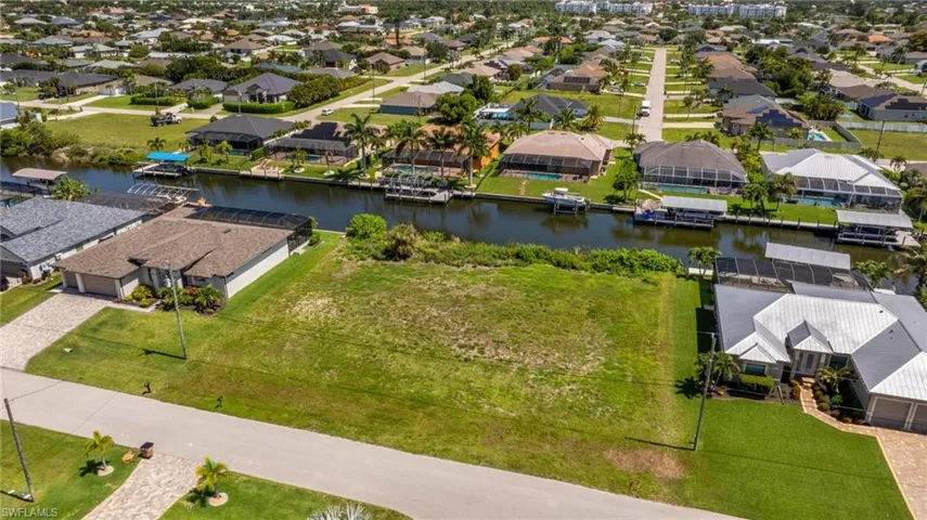 2201 Sw 28th Ter, Cape Coral, Florida 33914