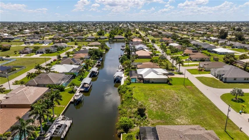 2201 Sw 28th Ter, Cape Coral, Florida 33914
