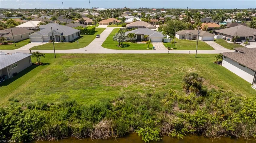 2201 Sw 28th Ter, Cape Coral, Florida 33914