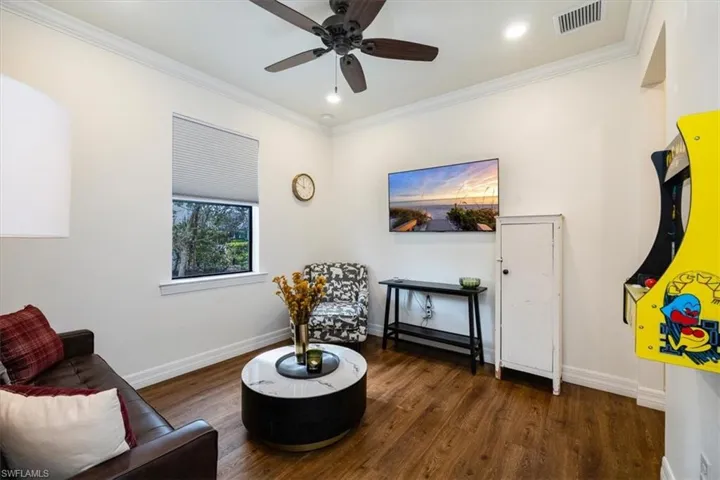 7234  Wilton  DR, Naples, FL 34109
