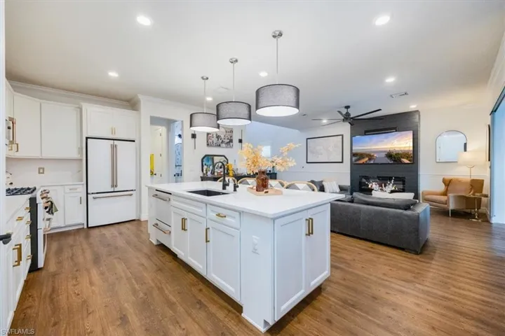 7234  Wilton  DR, Naples, FL 34109