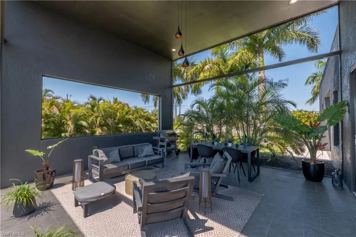 1620 SW 1st  ST, Cape Coral, FL 33991