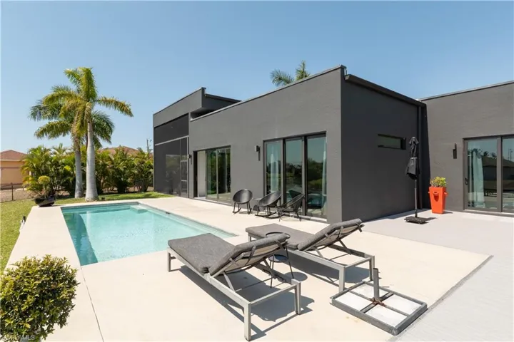1620 SW 1st  ST, Cape Coral, FL 33991