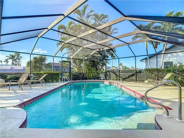 Plenty of privacy with the luch landscaping