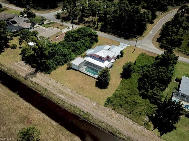 717 Bently St E, Lehigh Acres Fl 33974