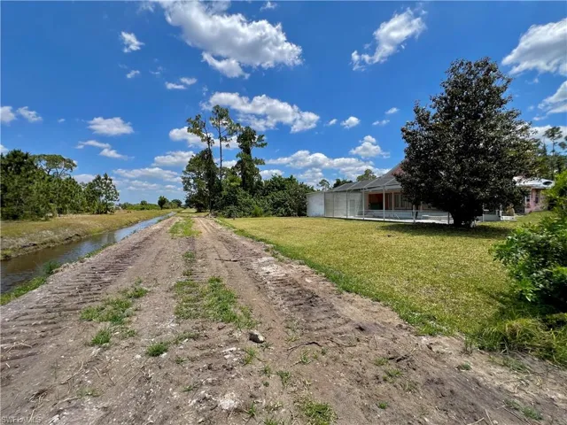 717 Bently St E, Lehigh Acres Fl 33974