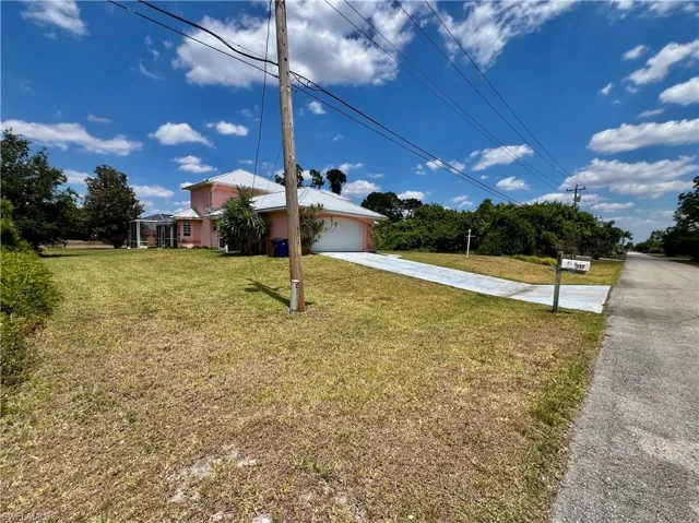 717 Bently St E, Lehigh Acres Fl 33974
