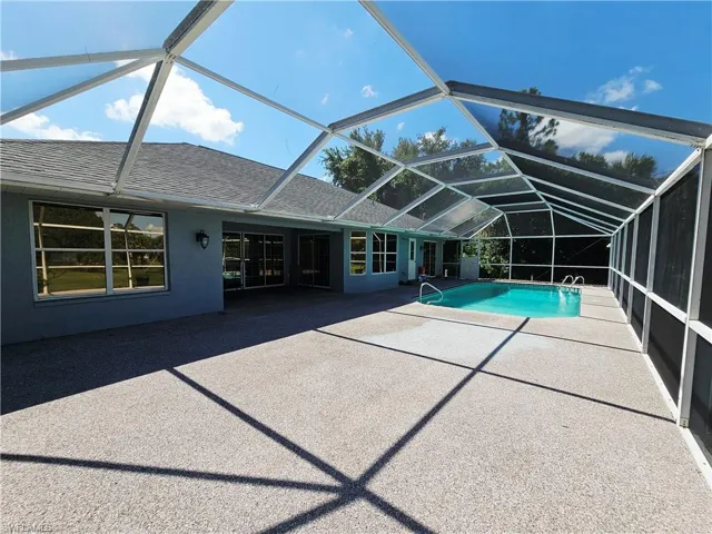 Great area for entertaining your guests