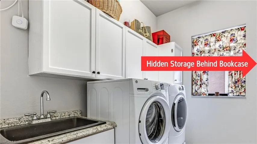 Unique "secret room" behind the bookcase!