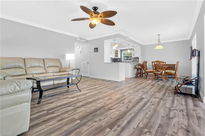 1549  Sandpiper  ST, Naples, FL 34102