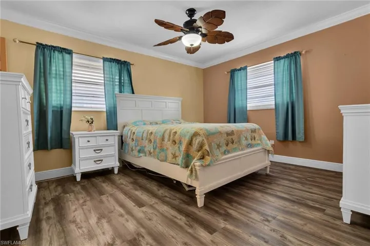 1549  Sandpiper  ST, Naples, FL 34102