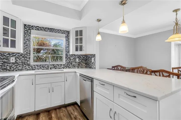 1549  Sandpiper  ST, Naples, FL 34102