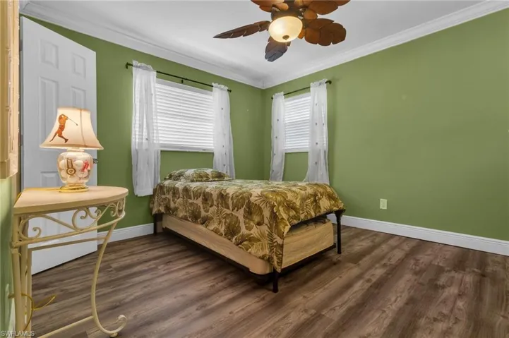 1549  Sandpiper  ST, Naples, FL 34102
