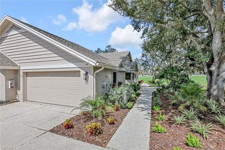 34  Water Oaks  WAY, Naples, FL 34105