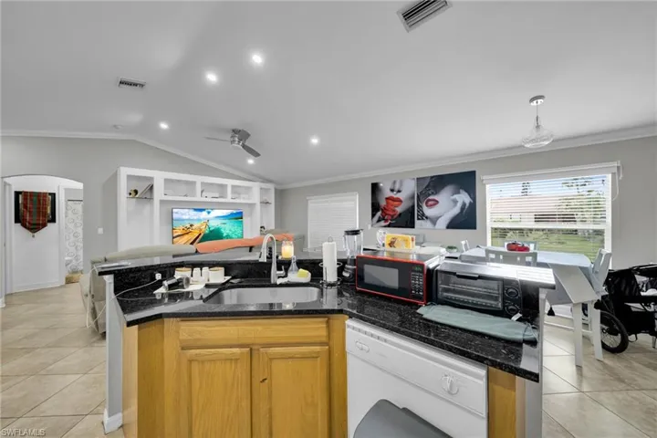 1502 Se 2nd Pl, Cape Coral, Florida 33990