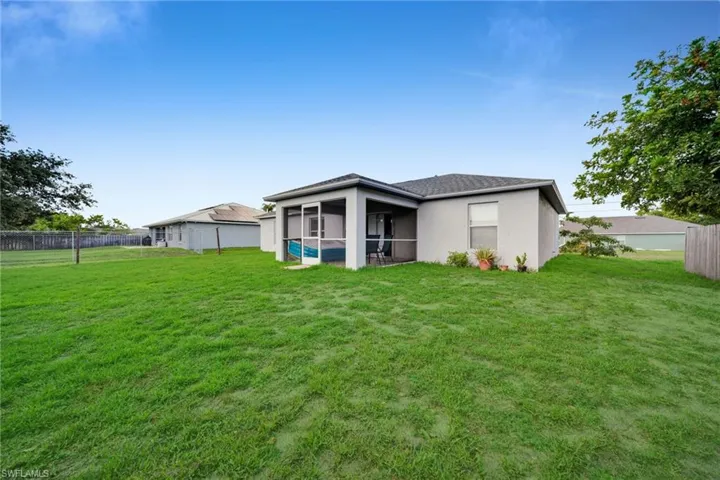 1502 Se 2nd Pl, Cape Coral, Florida 33990