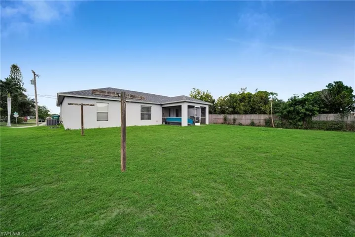1502 Se 2nd Pl, Cape Coral, Florida 33990
