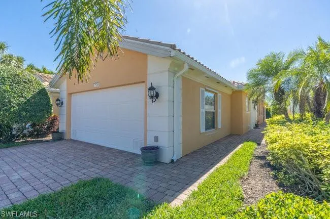 7520 Firenze LN, Naples, FL 34114,225028429