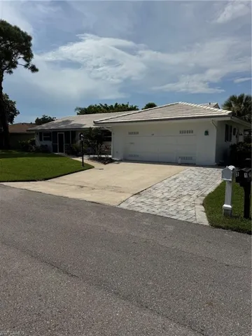 30 Maui Cir 30, Naples, Florida 34112