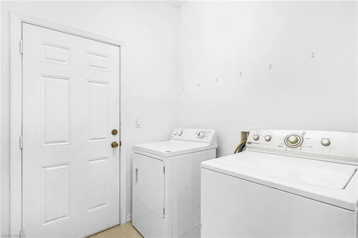 831 Nw 30th St, Cape Coral, Florida 33993