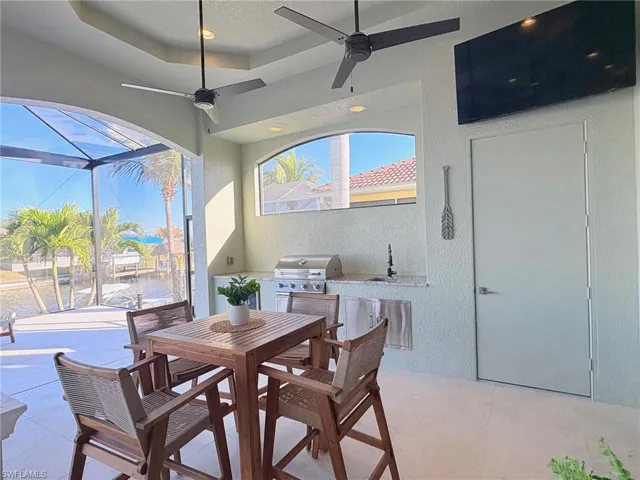 OUTDOOR KITCHEN AND DINING