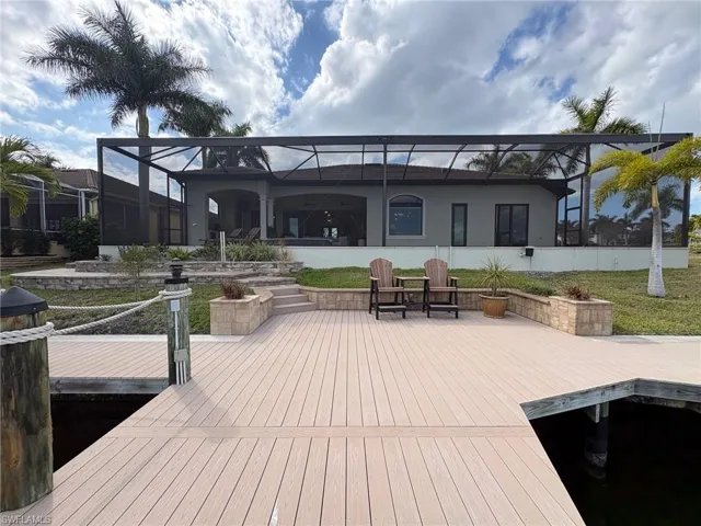 LARGE DOCK WITH COMPOSITE DECKING
