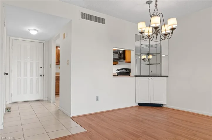 21 High Point Cir E 305, Naples, Florida 34103