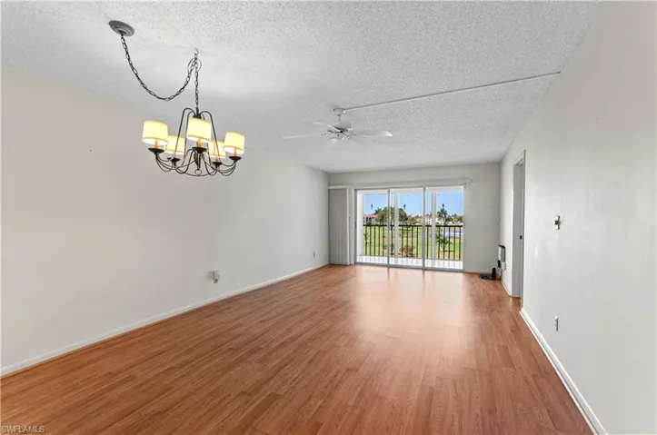 21 High Point Cir E 305, Naples, Florida 34103